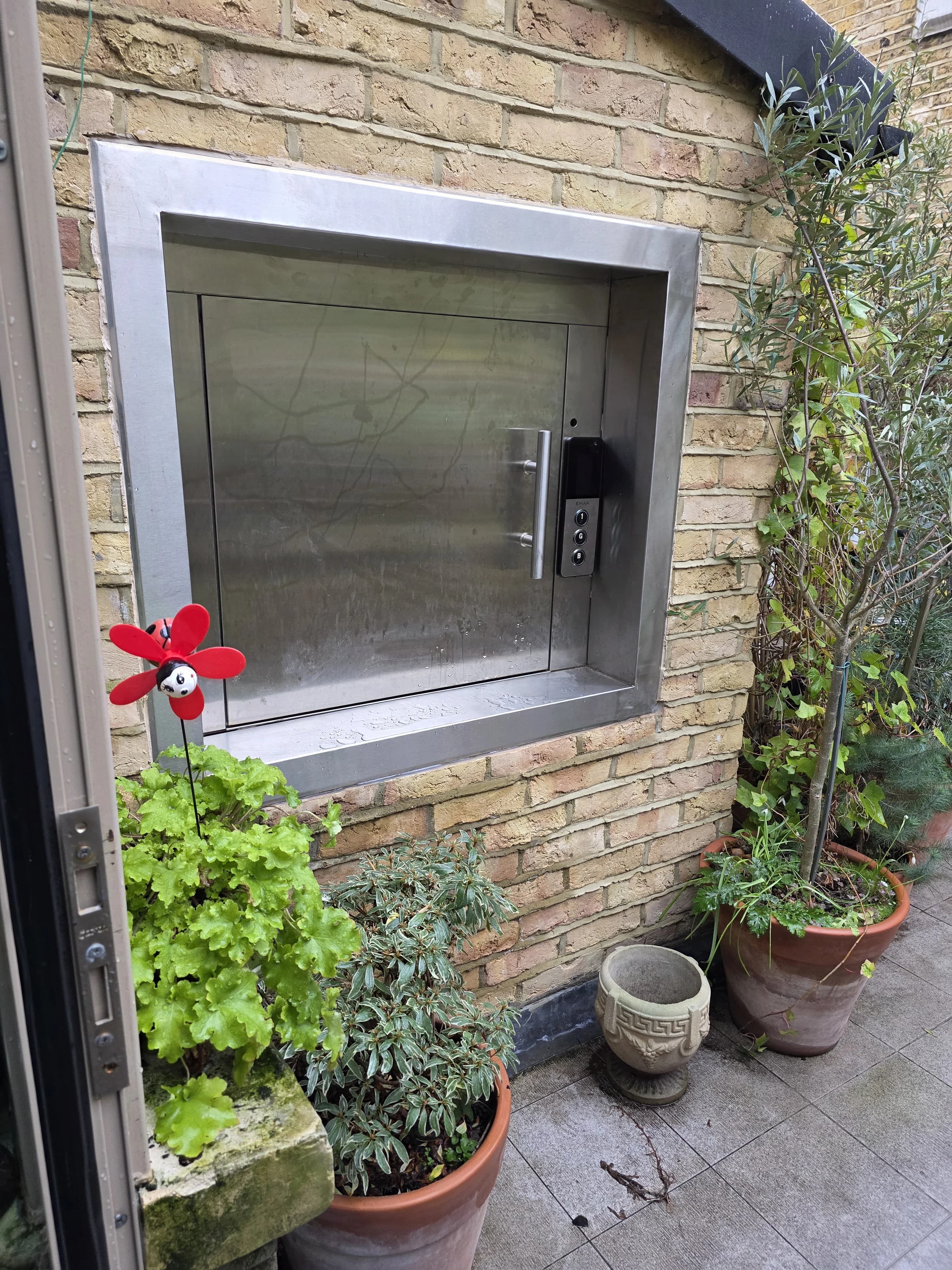 Professional dumbwaiter lift services in the UK